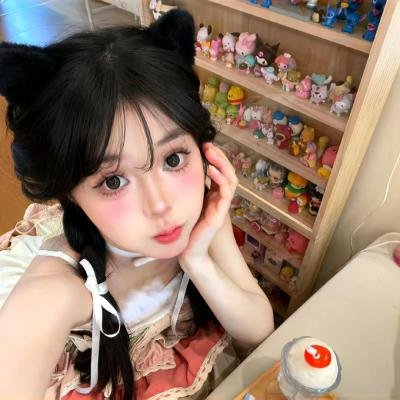 两个月亮封面